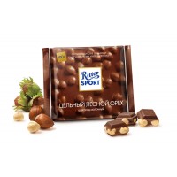 Шоколад Ritter Sport молочный с цельным лесным орехом 